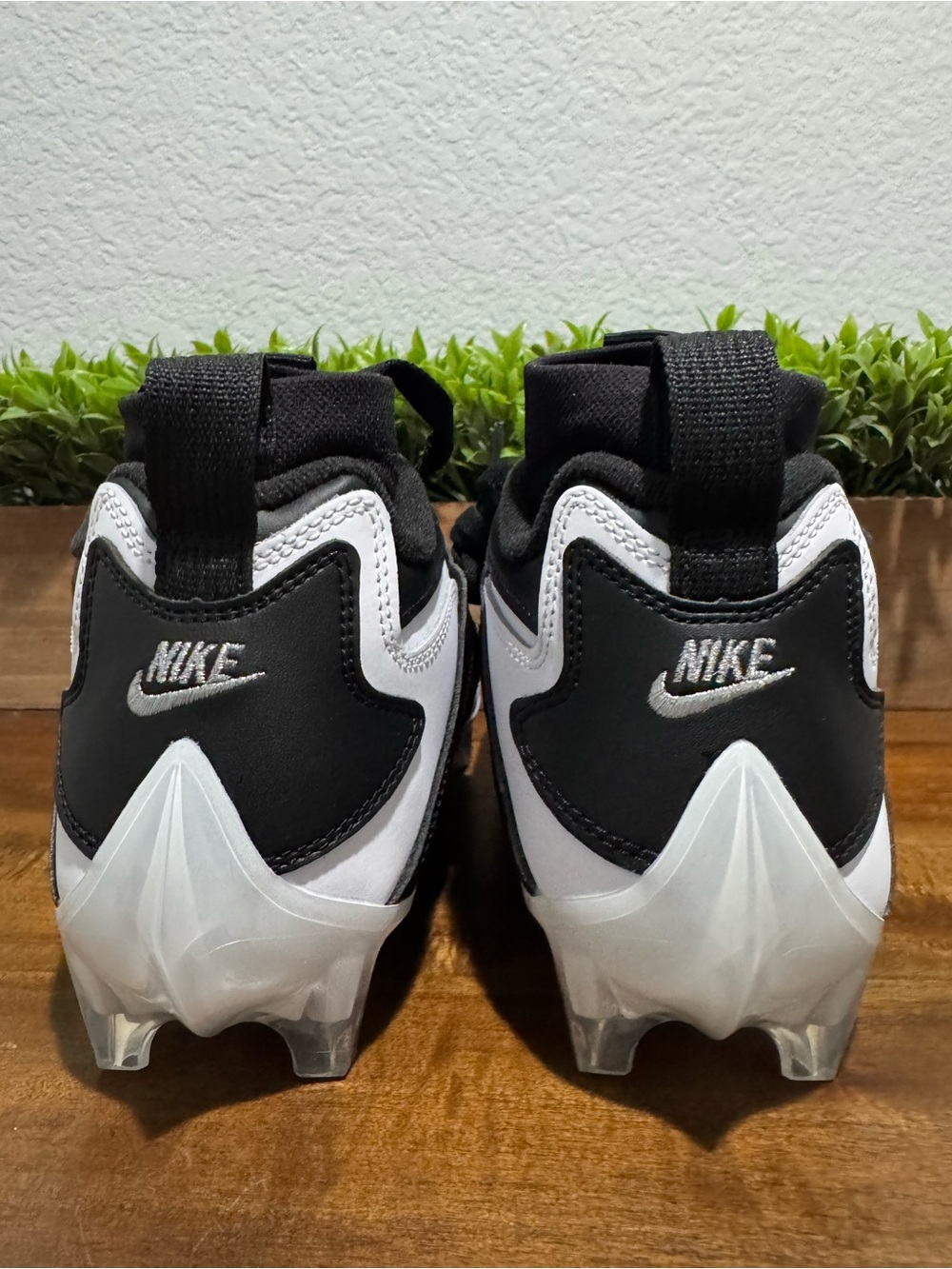 Nike Air Diamond Turf 93 TD White/Black Football Cleats HF5298-101 Mens Size 8.5 - Picture 4 of 11
